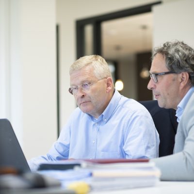 De Wet Normering Topinkomens: topfunctionarissen mogen kiezen of delen